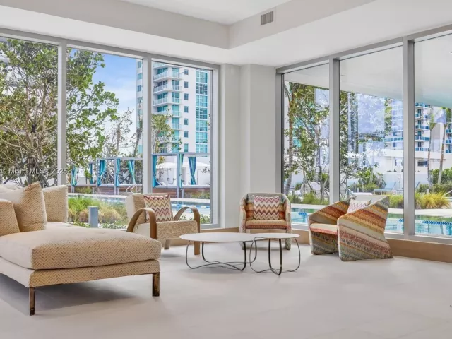 3-bedroom condo for sale in Miami - 700 NE 26th Ter 2001 - MondialRealty
