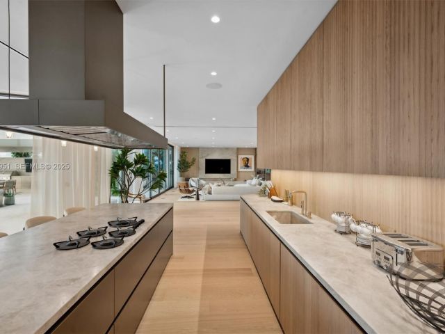 Home for sale at 424 W Rivo Alto Dr - photo 6863105