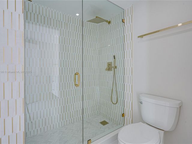 Apartment for rent  Unit #PH-07 - photo 5627775