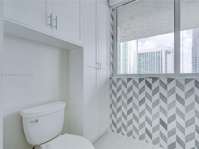 Apartment for rent  Unit #PH-07 - photo 5627779