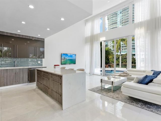 Home for sale at 201 Atlantic Ave - photo 5572333