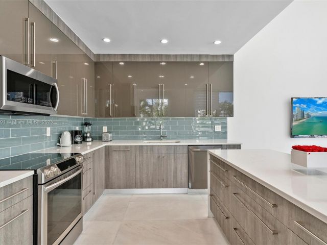 Home for sale at 201 Atlantic Ave - photo 5572334