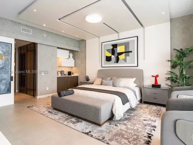 5-bedroom condo for rent in Sunny Isles Beach - 18975 Collins Ave 4102 - MondialRealty