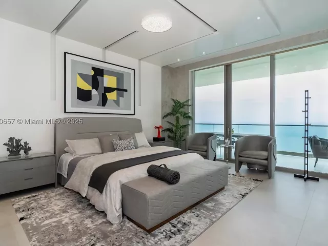 5-bedroom condo for rent in Sunny Isles Beach - 18975 Collins Ave 4102 - MondialRealty