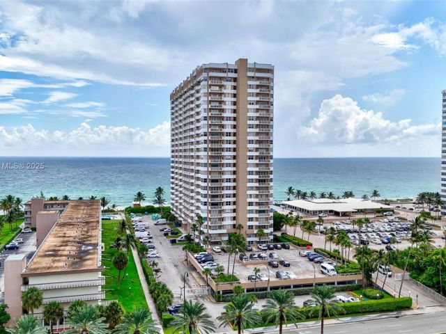 Apartment for sale  Unit #6B - photo 5676952