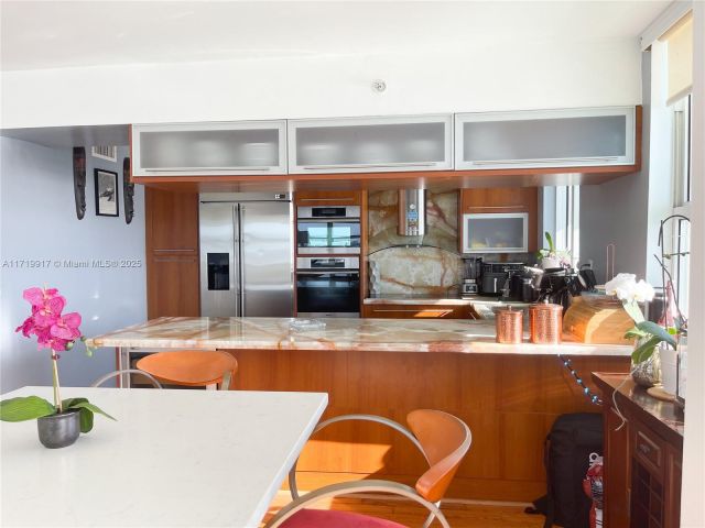 Apartment for sale  Unit #1811 - photo 5607300