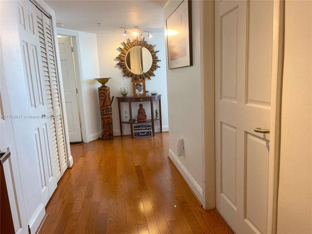 Apartment for sale  Unit #1811 - photo 5607308