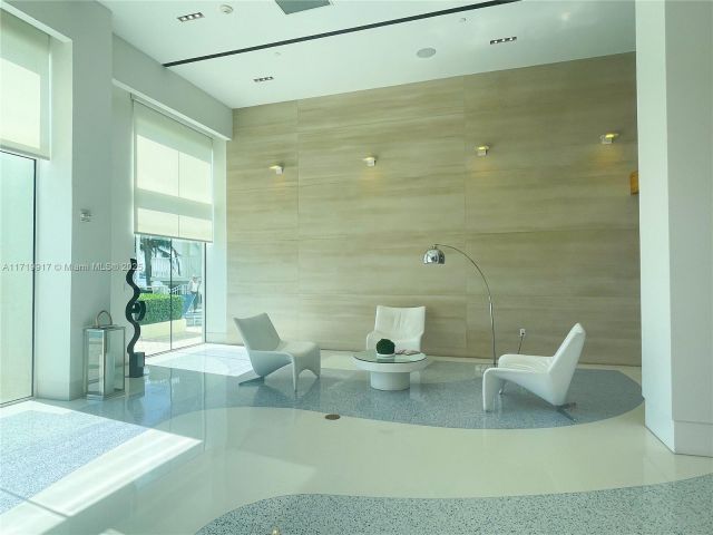 Apartment for sale  Unit #1811 - photo 5607311