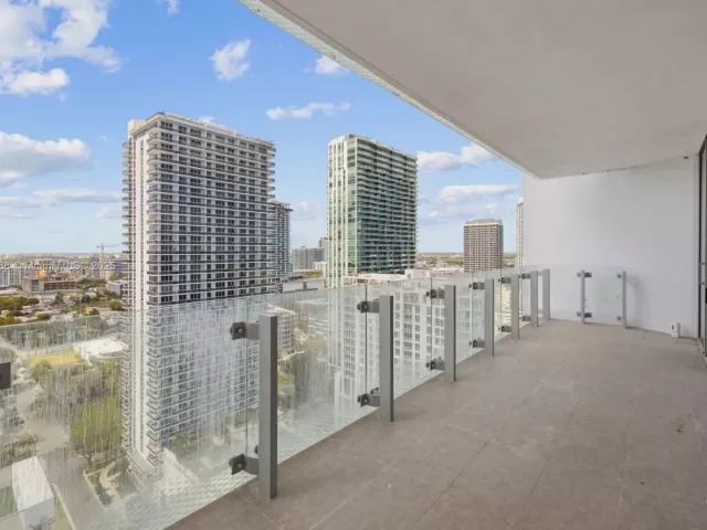 2-bedroom condo for sale in Miami - 700 NE 26th Terr 2306 - MondialRealty