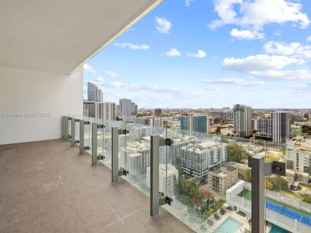 2-bedroom condo for sale in Miami - 700 NE 26th Terr 2306 - MondialRealty