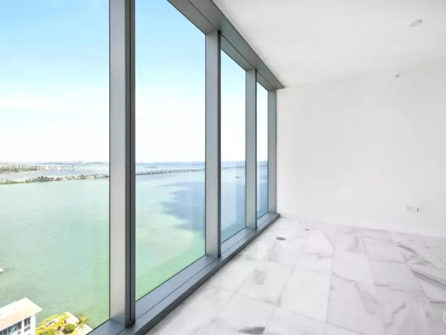 2-bedroom condo for sale in Miami - 700 NE 26th Terr 2306 - MondialRealty