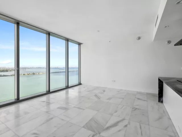 2-bedroom condo for sale in Miami - 700 NE 26th Terr 2306 - MondialRealty