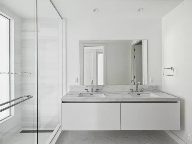 2-bedroom condo for sale in Miami - 700 NE 26th Terr 2306 - MondialRealty