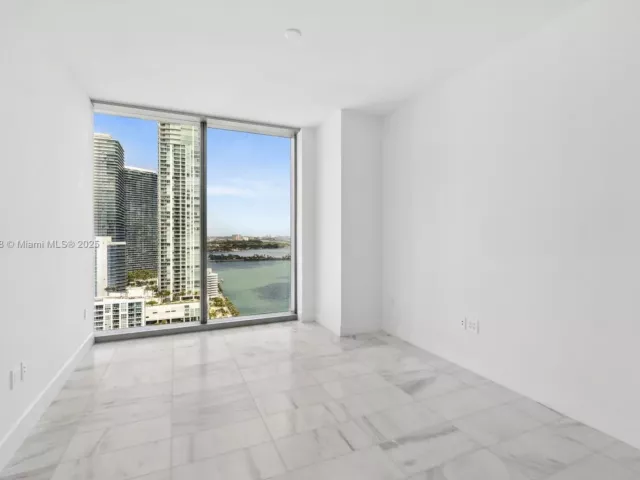 2-bedroom condo for sale in Miami - 700 NE 26th Terr 2306 - MondialRealty