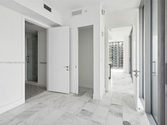 Apartment for sale  Unit #2305 - photo 5666346