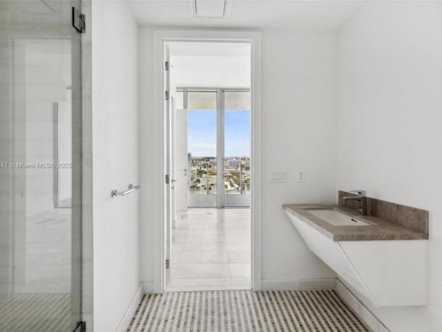 Apartment for sale  Unit #2305 - photo 5666348