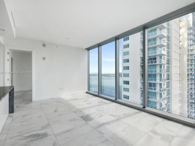 Apartment for sale  Unit #2305 - photo 5666357