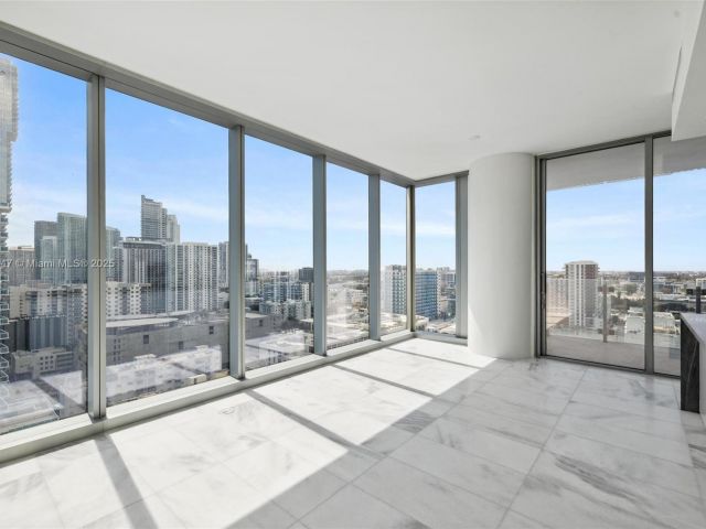 Apartment for sale  Unit #2305 - photo 5666358