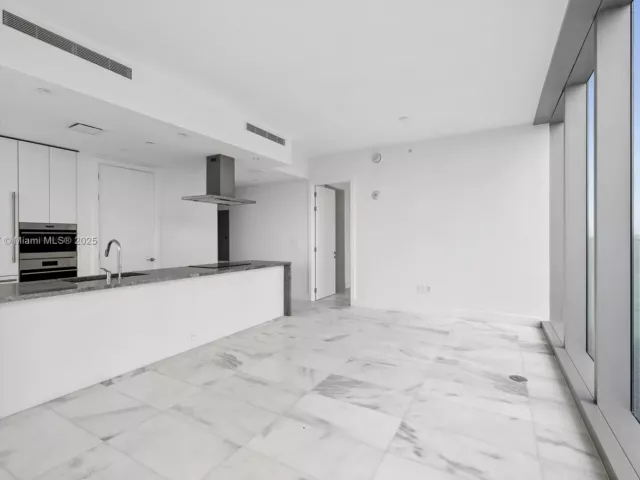 2-bedroom condo for sale in Miami - 700 NE 26th Terr 2305 - MondialRealty