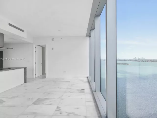2-bedroom condo for sale in Miami - 700 NE 26th Terr 2305 - MondialRealty