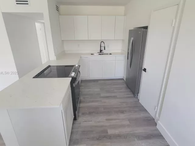 4-bedroom home for sale in Pompano Beach - 1560 NE 42nd Ct - MondialRealty