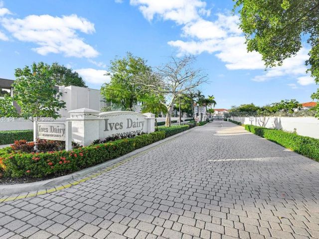 Home for sale at 1007 NE 208th St 1007 - photo 5796294