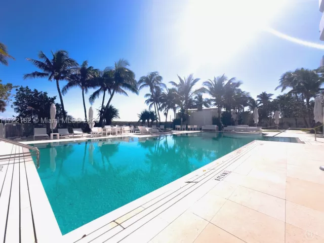 1-bedroom condo for rent in Miami Beach - 6365 Collins Ave 1506 - MondialRealty