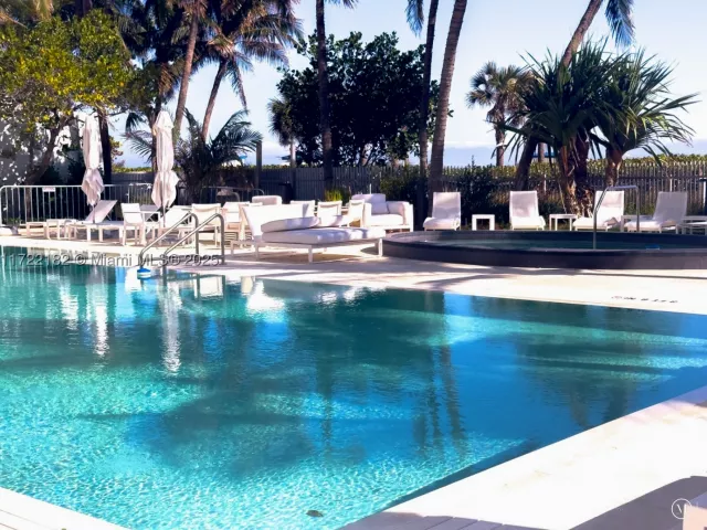 1-bedroom condo for rent in Miami Beach - 6365 Collins Ave 1506 - MondialRealty
