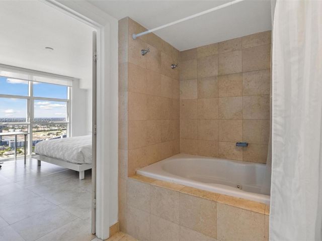 Apartment for rent  Unit #4507 - photo 5673202