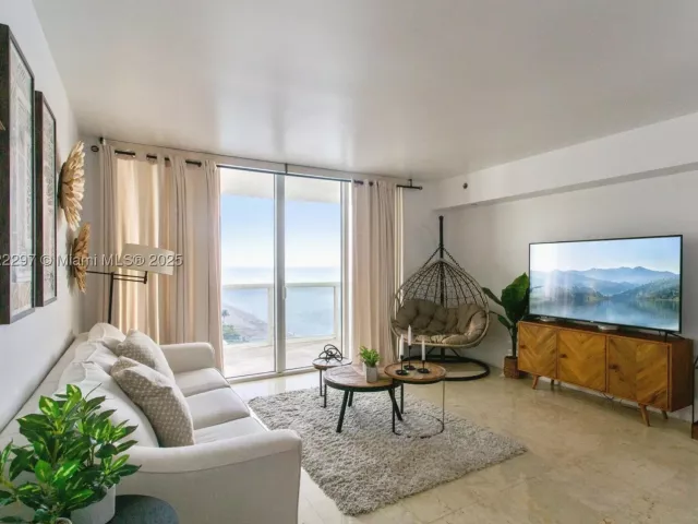 1-bedroom condo for rent in Hallandale Beach - 1830 S Ocean Dr 1712 - MondialRealty