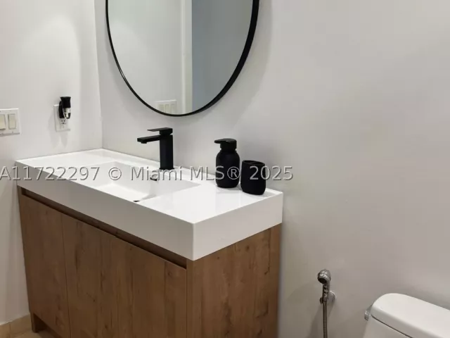 1-bedroom condo for rent in Hallandale Beach - 1830 S Ocean Dr 1712 - MondialRealty