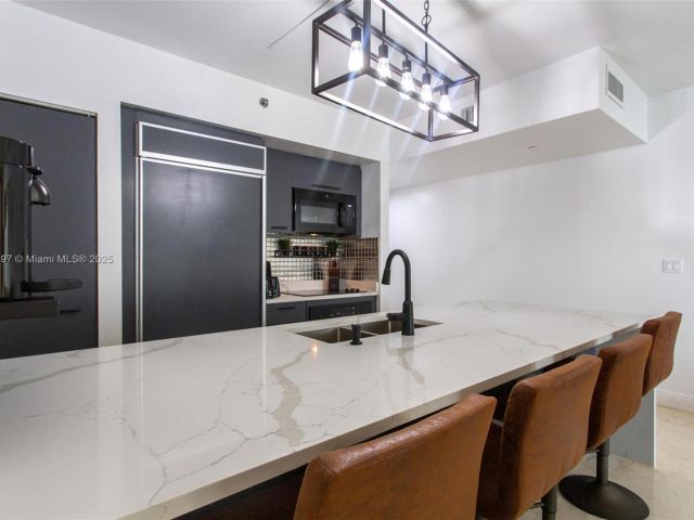 Apartment for rent  Unit #1712 - photo 6152077