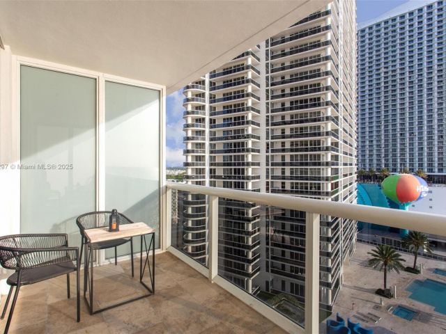 Apartment for rent  Unit #1712 - photo 6152081