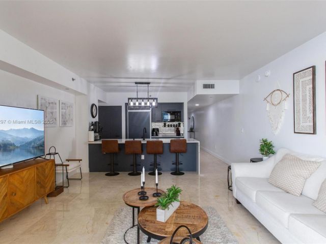 Apartment for rent  Unit #1712 - photo 6152083