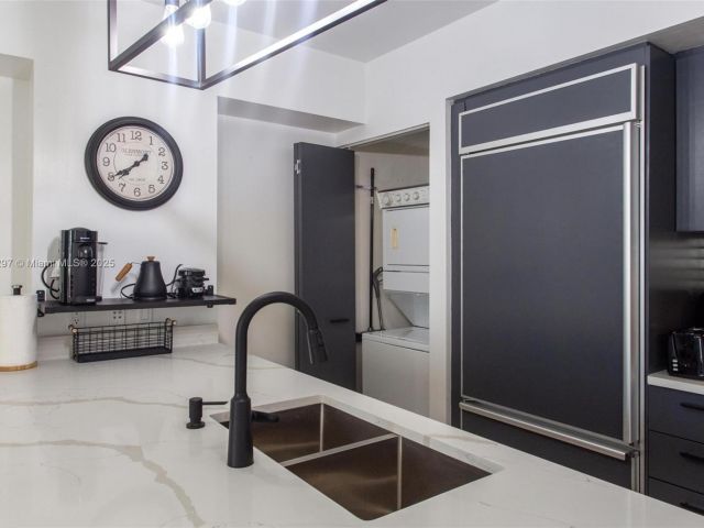 Apartment for rent  Unit #1712 - photo 6152086