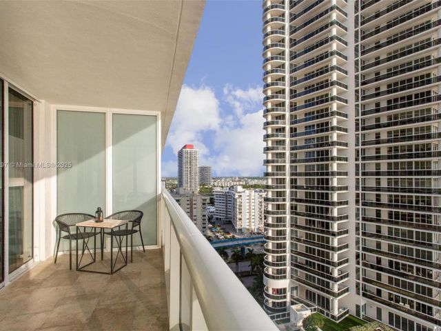 Apartment for rent  Unit #1712 - photo 6152088