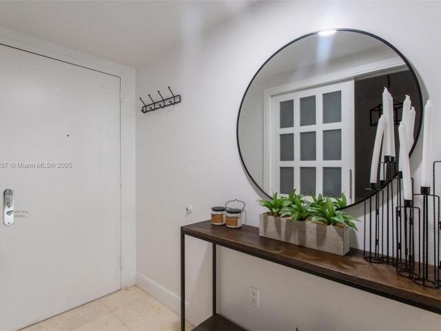 Apartment for rent  Unit #1712 - photo 6152091