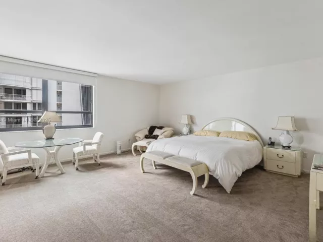 3-bedroom condo for sale in Bal Harbour - 10175 Collins Ave 1202 - MondialRealty