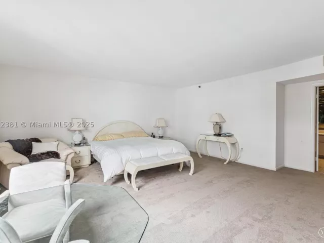 3-bedroom condo for sale in Bal Harbour - 10175 Collins Ave 1202 - MondialRealty