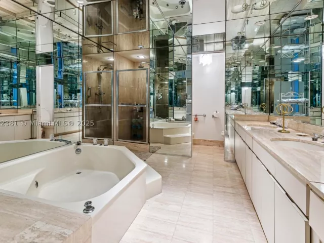 3-bedroom condo for sale in Bal Harbour - 10175 Collins Ave 1202 - MondialRealty
