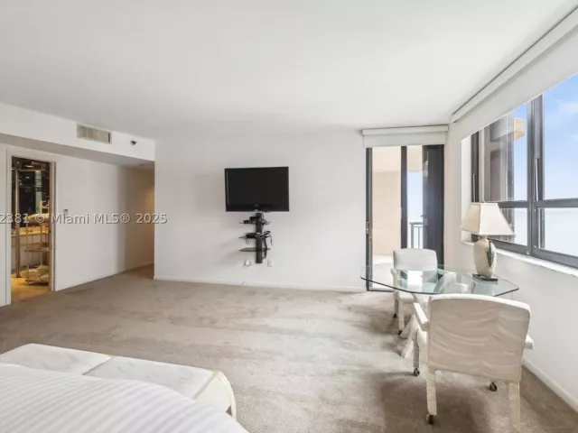 3-bedroom condo for sale in Bal Harbour - 10175 Collins Ave 1202 - MondialRealty
