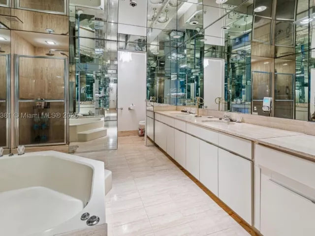 3-bedroom condo for sale in Bal Harbour - 10175 Collins Ave 1202 - MondialRealty