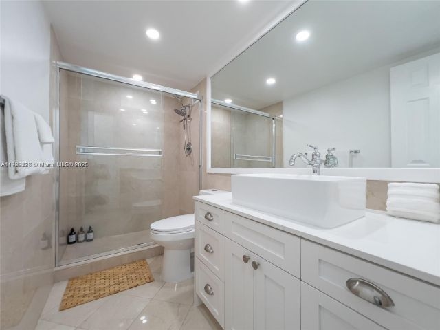 Apartment for rent  Unit #812 - photo 6140506