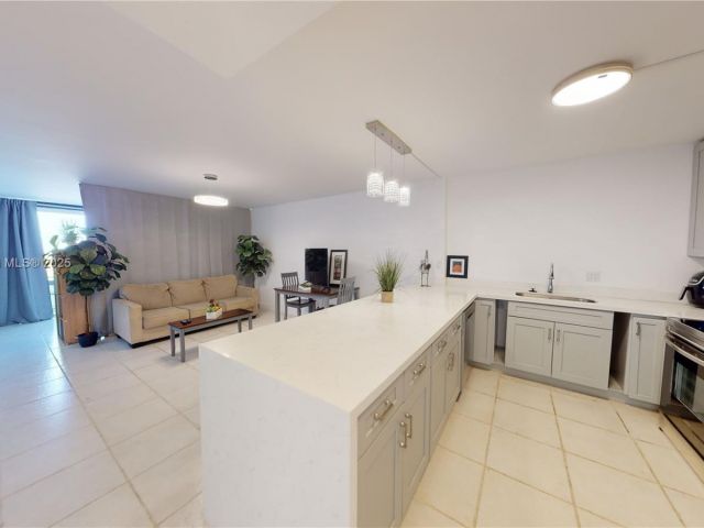 Apartment for sale  Unit #1410 - photo 5679681