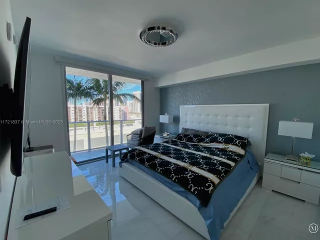 Apartment for rent  Unit #4-703 - photo 5702360