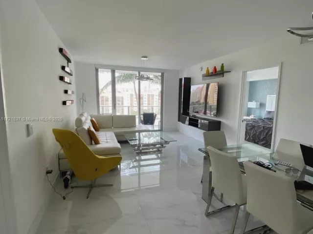 Apartment for rent  Unit #4-703 - photo 5702361