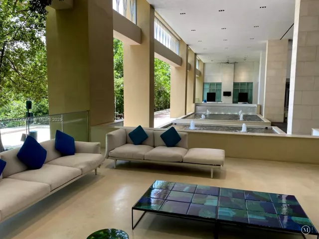 Apartment for rent  Unit #4-703 - photo 5702348