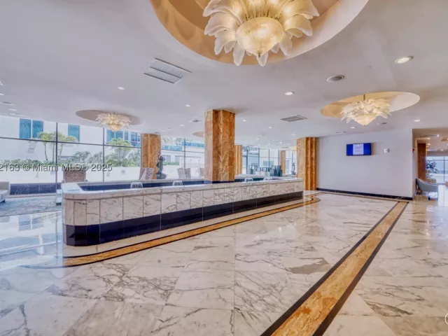 2-bedroom condo for rent in Hollywood - 2751 S Ocean Dr 505N - MondialRealty