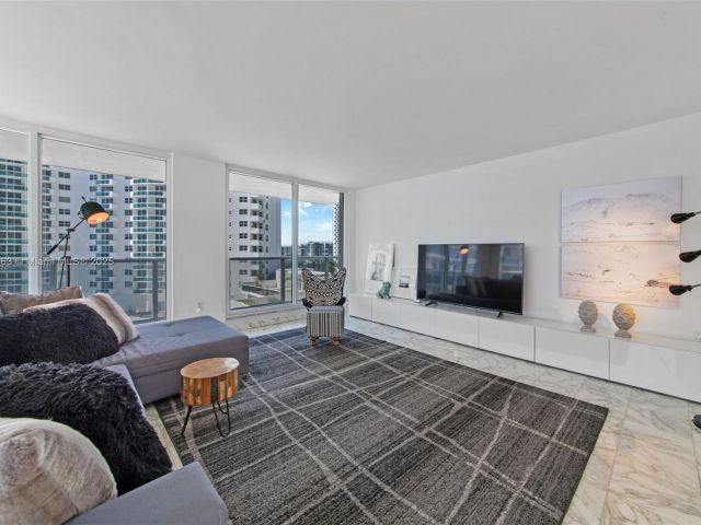 Apartment for rent  Unit #505N - photo 5678668