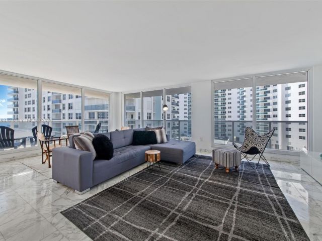 Apartment for rent  Unit #505N - photo 5678671